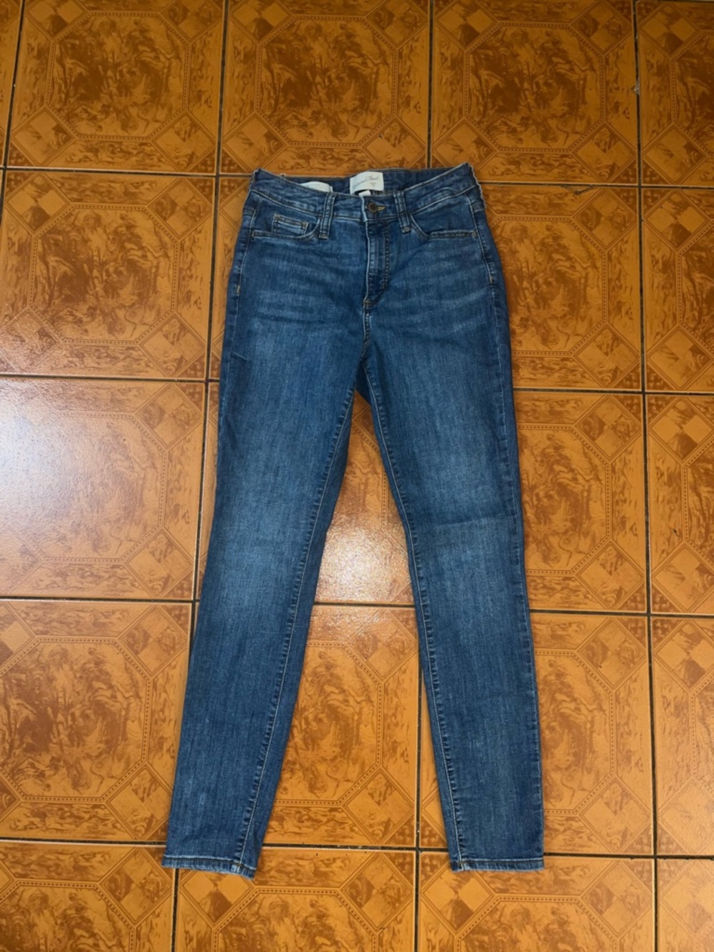 Universal Thread Women's Dark Blue Skinny Jeans